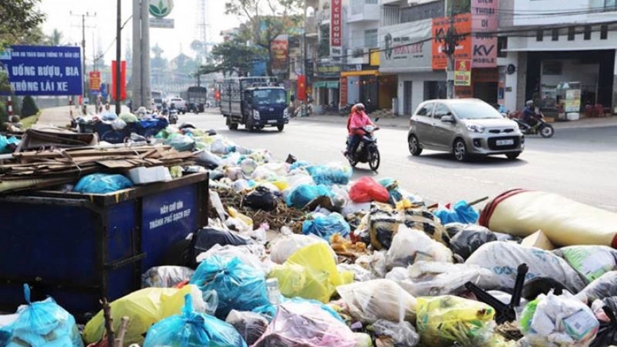 Áp lực rác thải sinh hoạt trước Tết